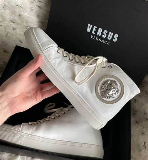 versace versus schuhe|versace v vs crystal.